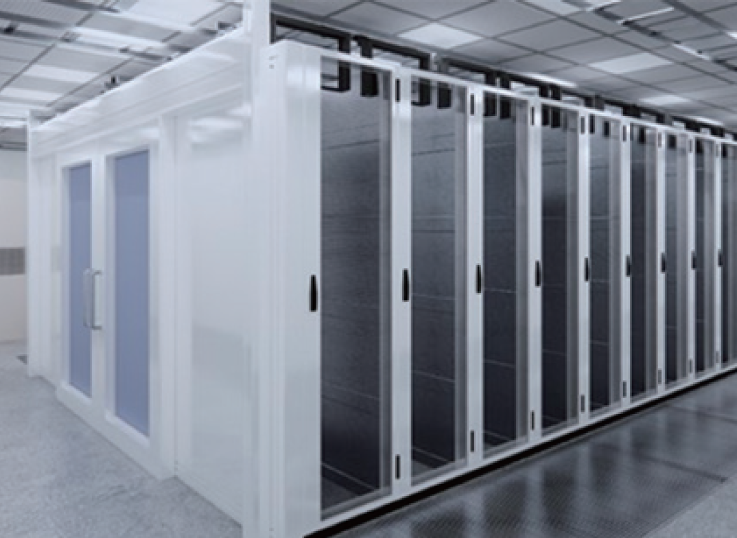 【図2】サーバールーム（出典：「METI Journal ONLINE」より抜粋）