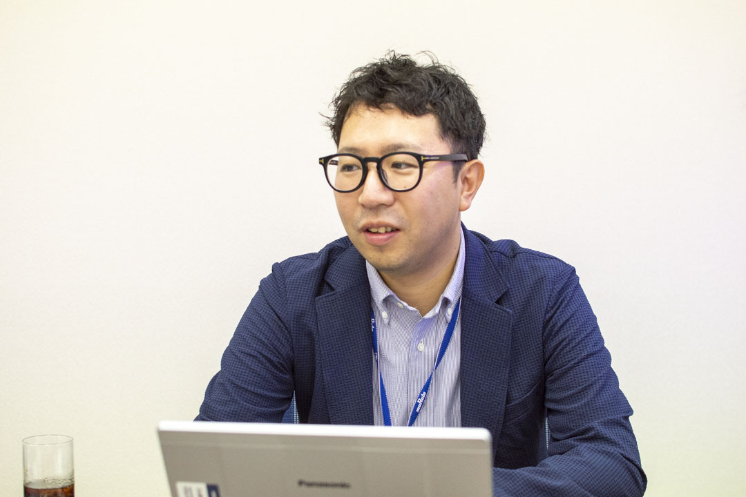 五十嵐氏は2022年に村田製作所に入社し、安全衛生・環境マネジメントシステムを推進し、2024年から鵜近氏とともにTNFD対応に取り組んでいる。